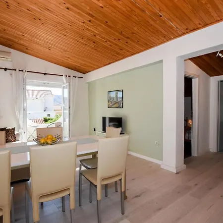 Apartman Movo House *