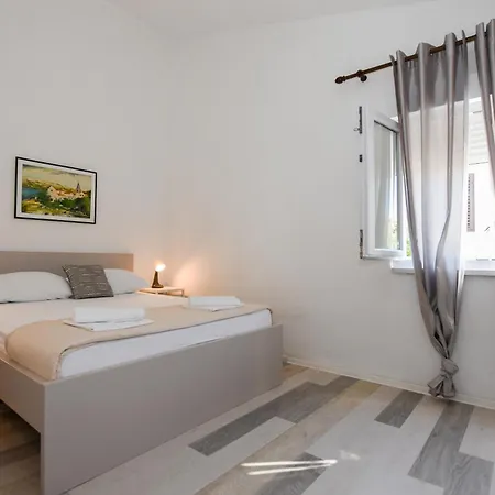 Movo House Pag Town