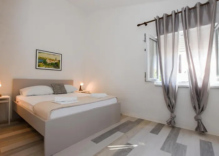 Movo House Pag Town